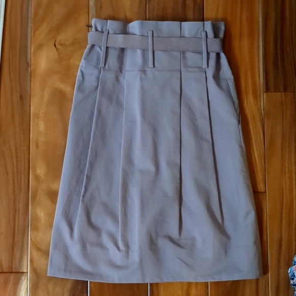 Taluka Baton. Size 2. Thigh length skirt with pockets. Like new condition. - Picture 2 of 4